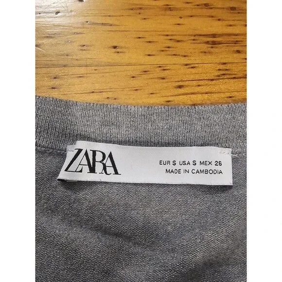 ZARA Basic V-Neck Knit Sweater Gray Size Small EUC Soft Touch Lightweight Stretc - Picture 7 of 8